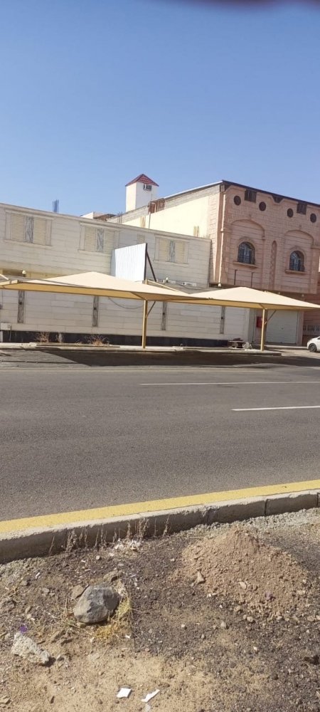 مظلات وسواتر 