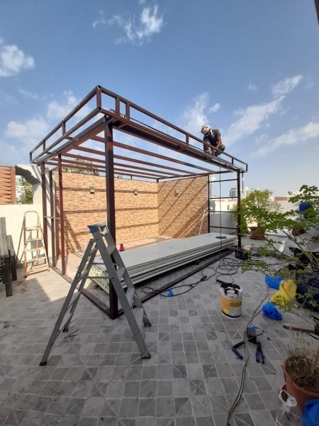 غرف ساندوتش بنل وملاحق إسمنت بورد بالمدينةالمنورة: دليل التكلفة والمميزات لعام 2026