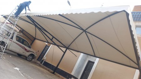 مظلات متنوعة في المدينة المنورة